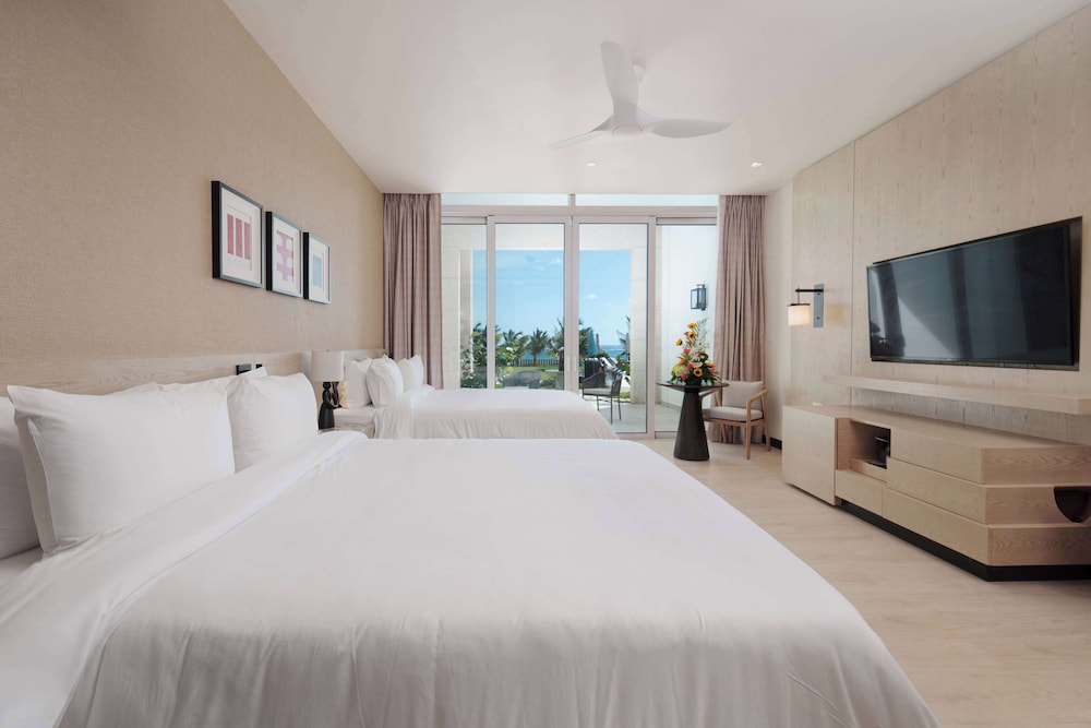 2 Queen Beds, Deluxe Room, Resort View (UG2)