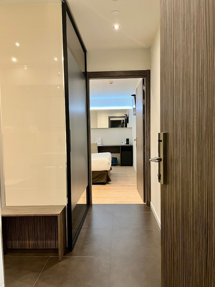 Air Rooms Madrid Airport By Premium Traveller 32/53