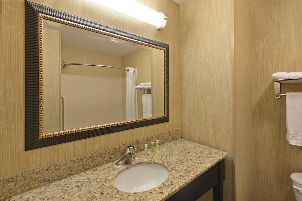 Holiday Inn Express Hotel Suites Richfield 21/62