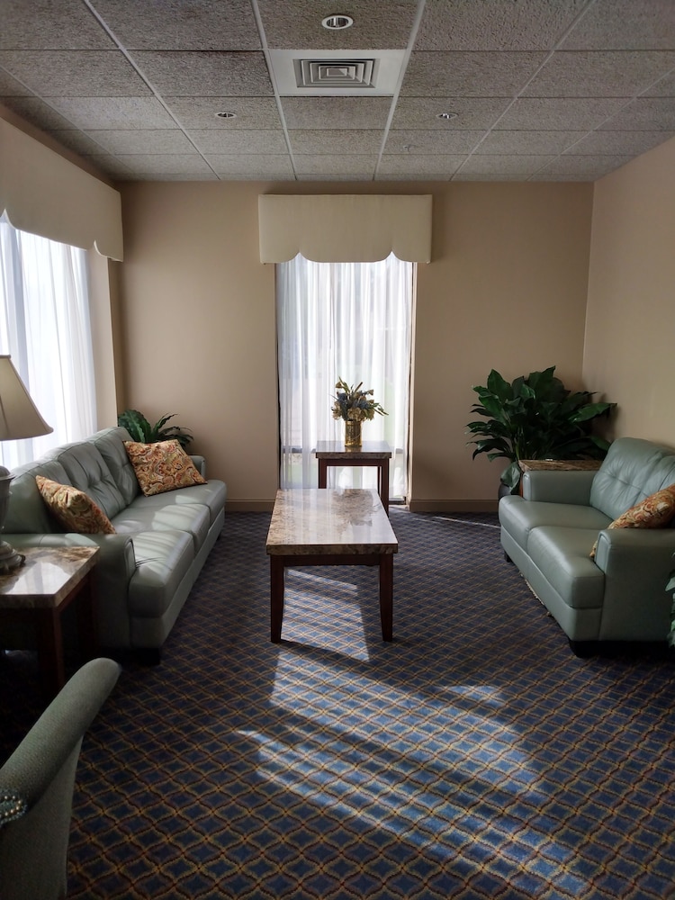 Hotel Amherst Hadley 14/18
