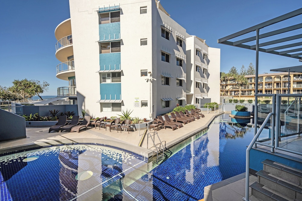 Rolling Surf Resort in CALOUNDRA
