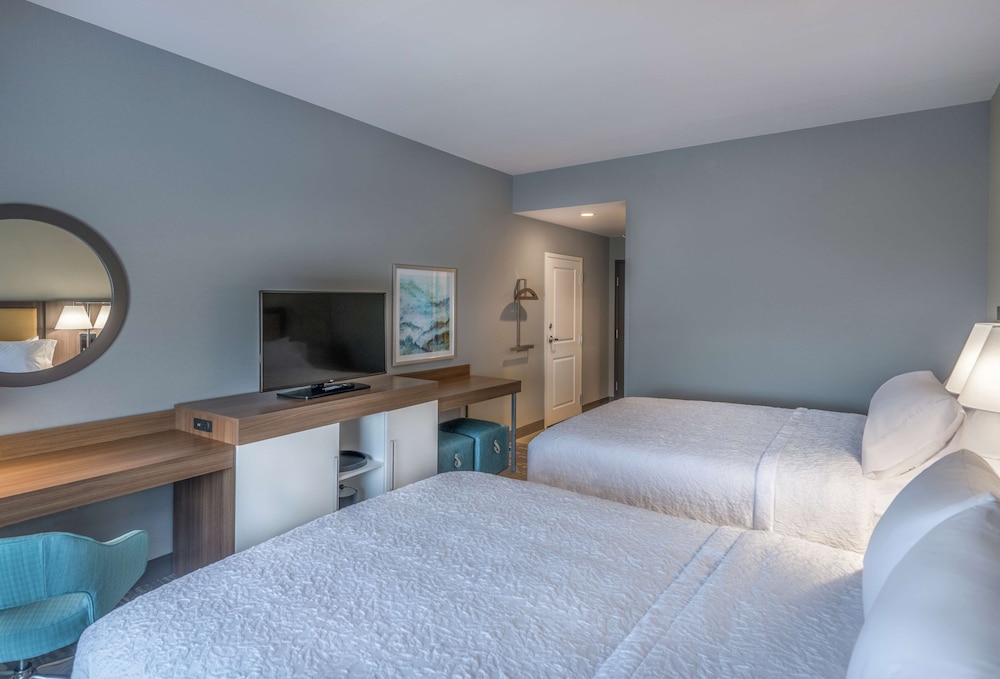 Hampton Inn Suites Tallahassee Capital University Fl 27/62