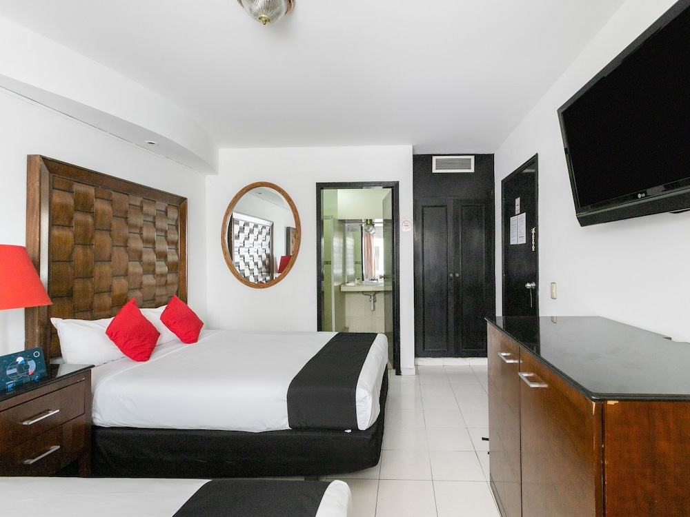 Zona Dorada Inn 19/50