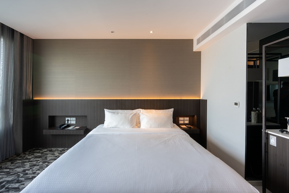 GRAND DELUXE DOUBLE ROOM