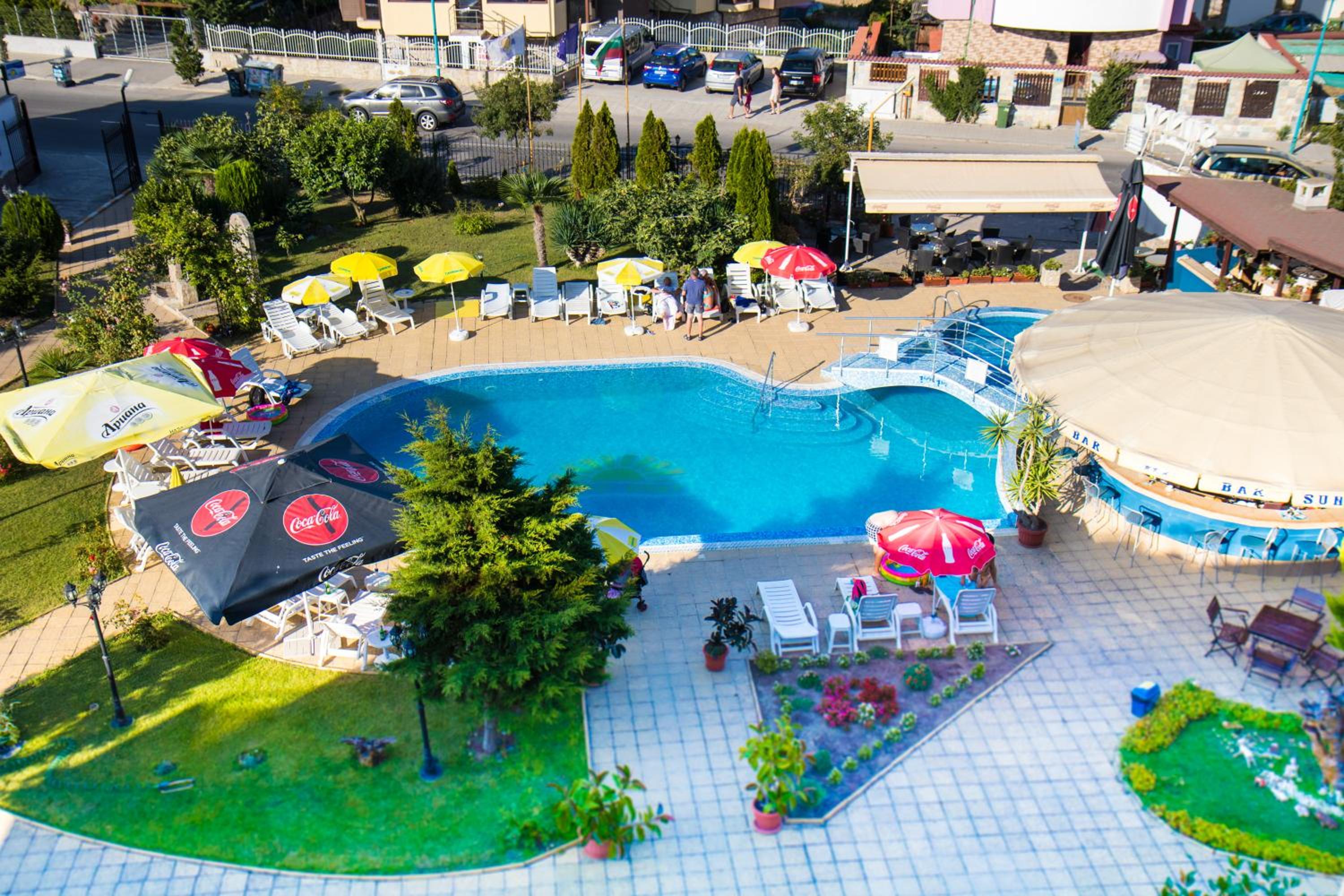 Hotel Sunny. 48/55