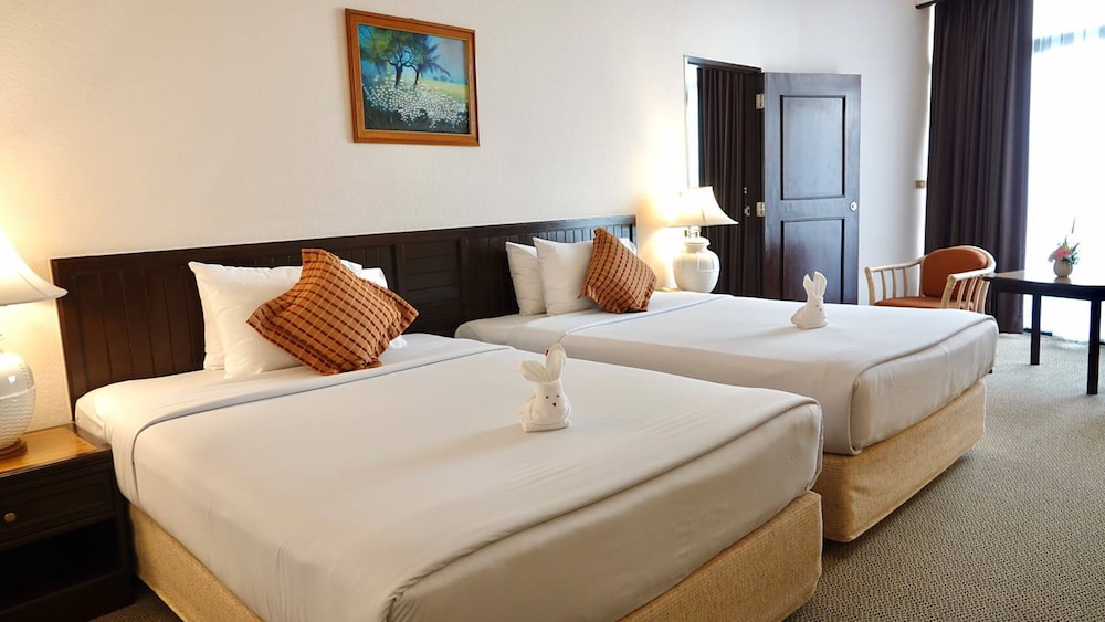 AMBASSADOR CITY JOMTIEN - OCEAN WING 9/50