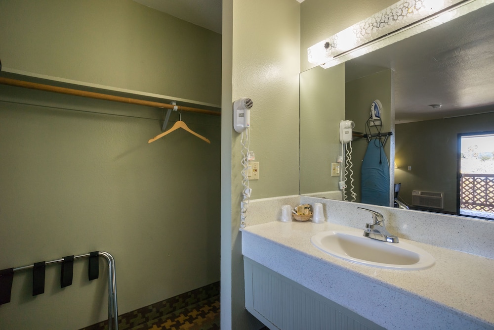 Ocean Gate Inn 16/58