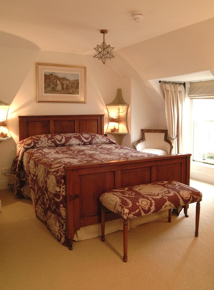 The Royal Hotel 23/27