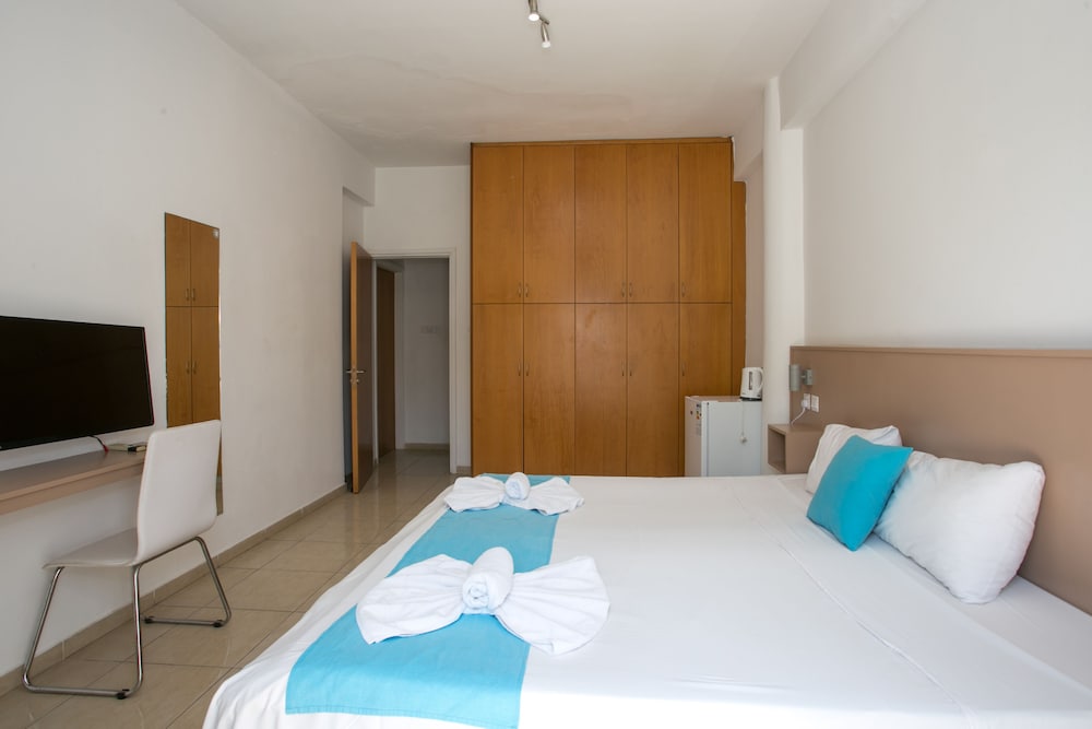 Sea CleoNapa Hotel 7/25