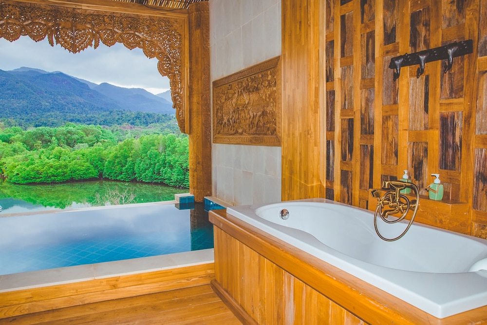 Santhiya Koh Chang Resort 65/75