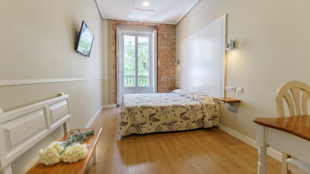 Hostal Madrid 17/50
