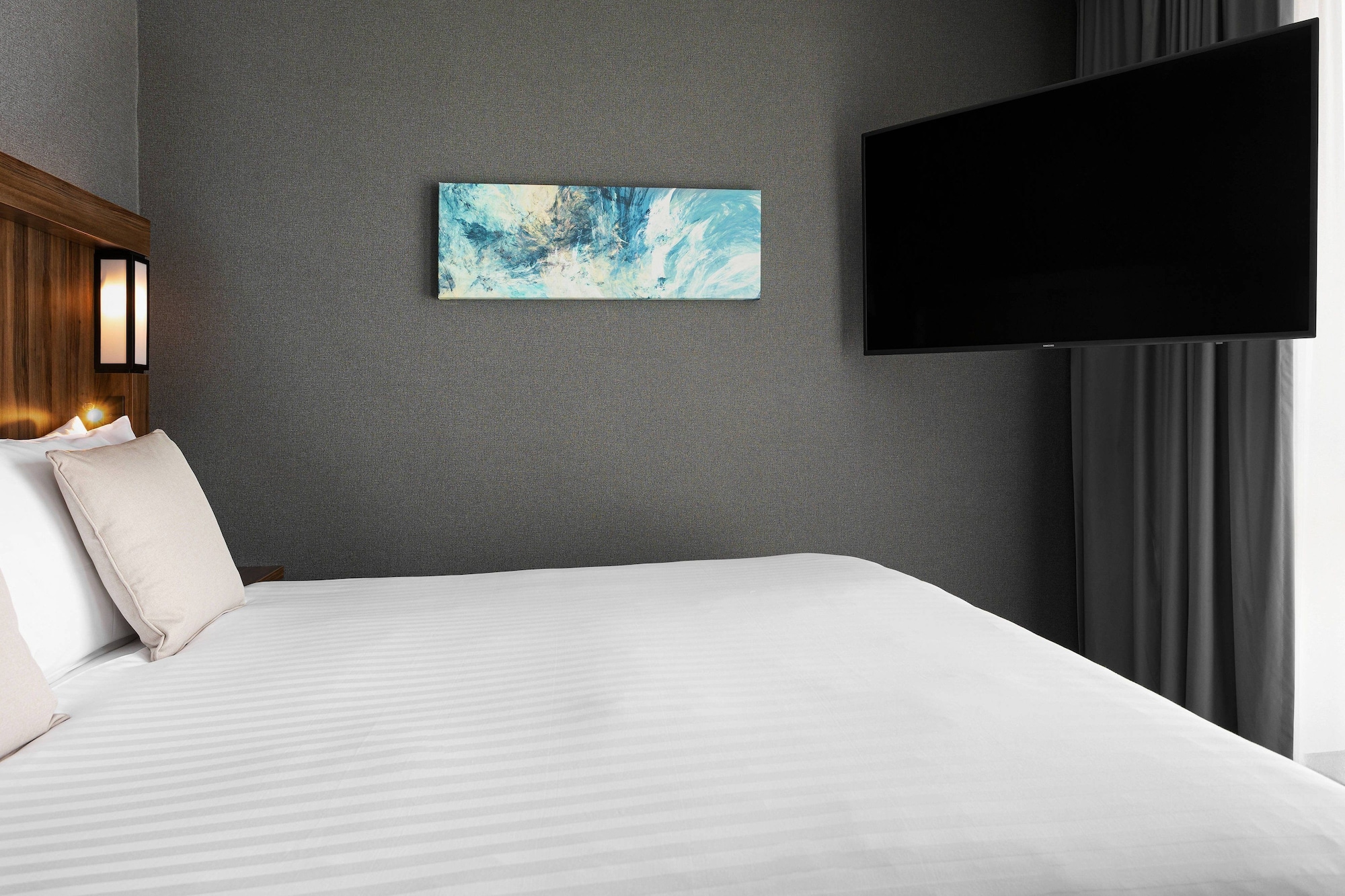 Studio, King Bed
