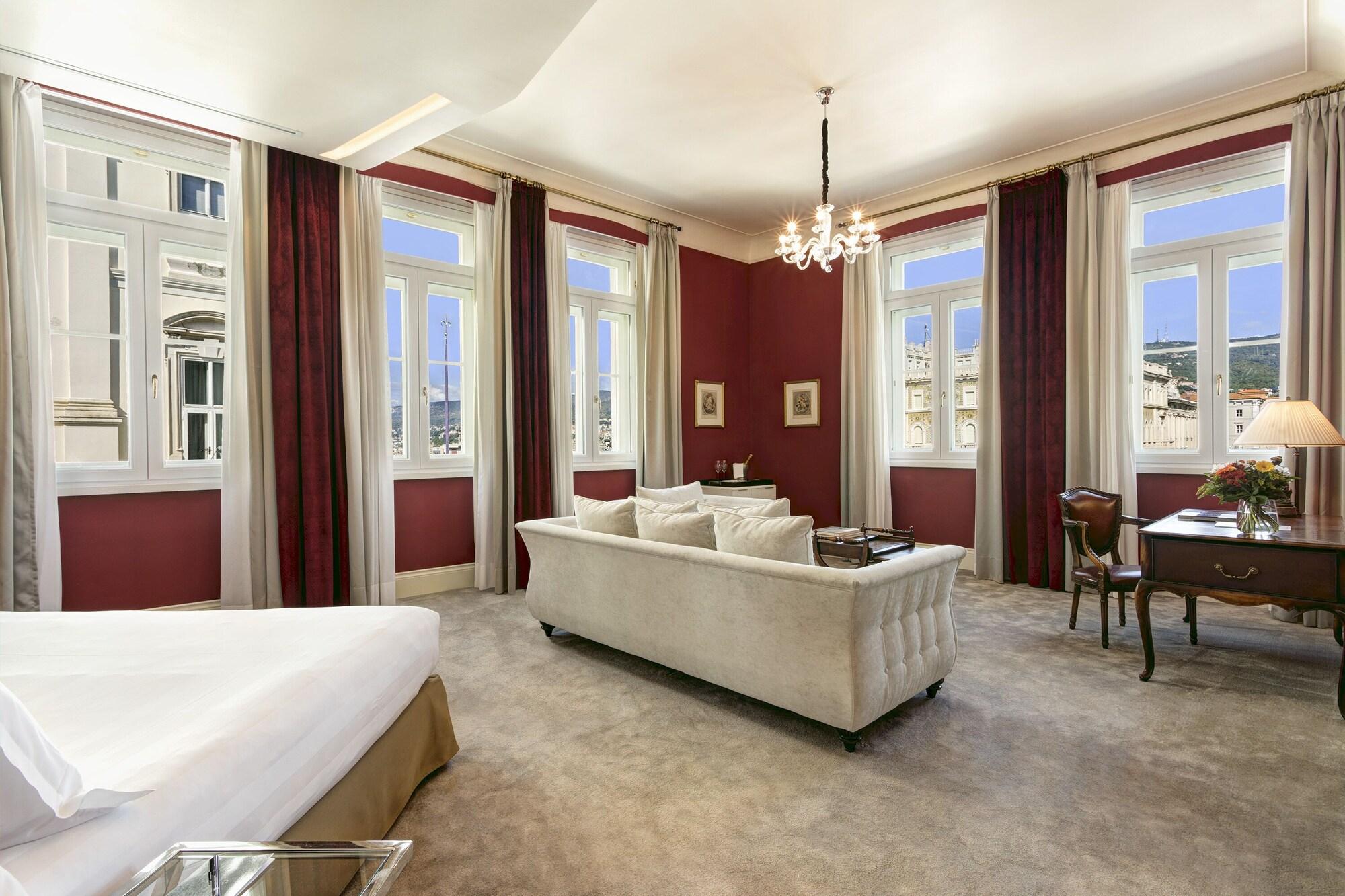 James Joyce, Suite, Square View