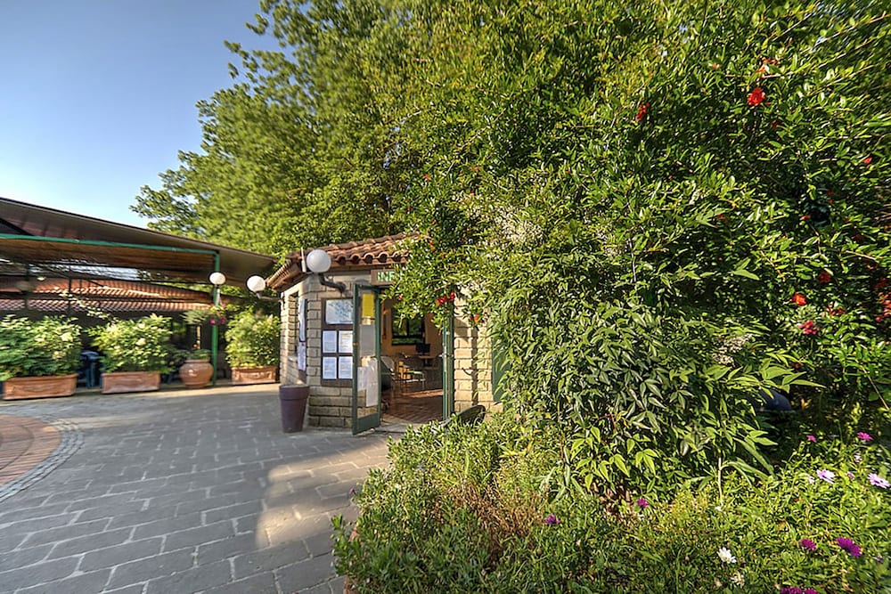 Flaminio Village Bungalow Park Campground 60/71