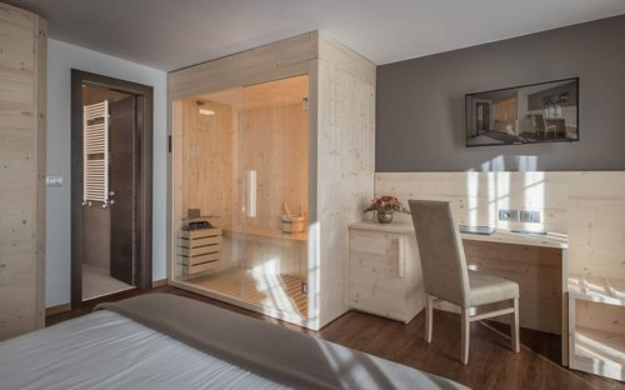 DELUXE, QUADRUPLE, PRIVATE SPA