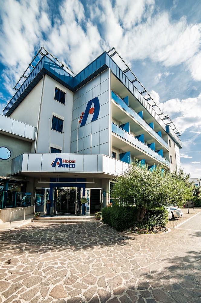 Hotel Amico 1/54