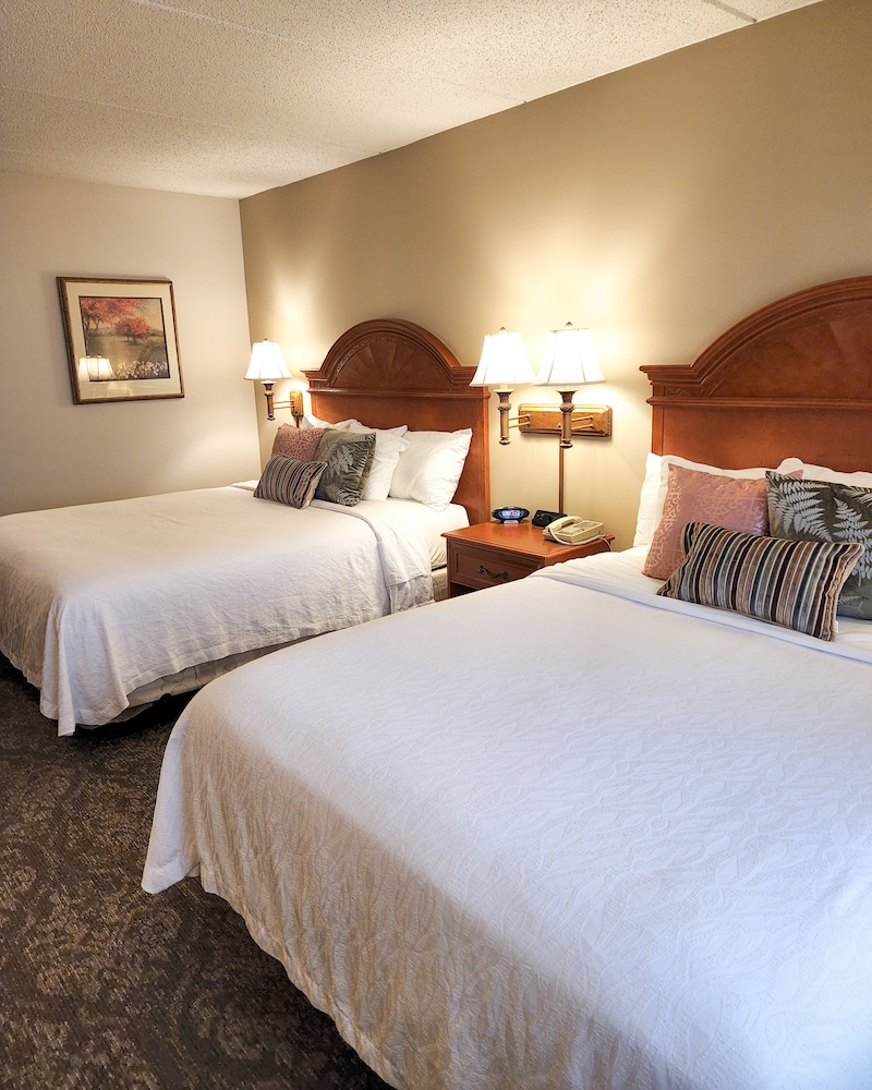 PREMIER, 2 QUEEN BEDS