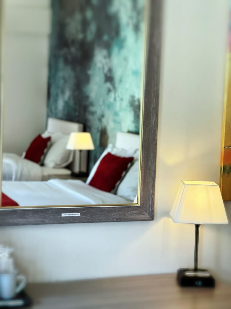 Auberge Du Grand Lac 24/50
