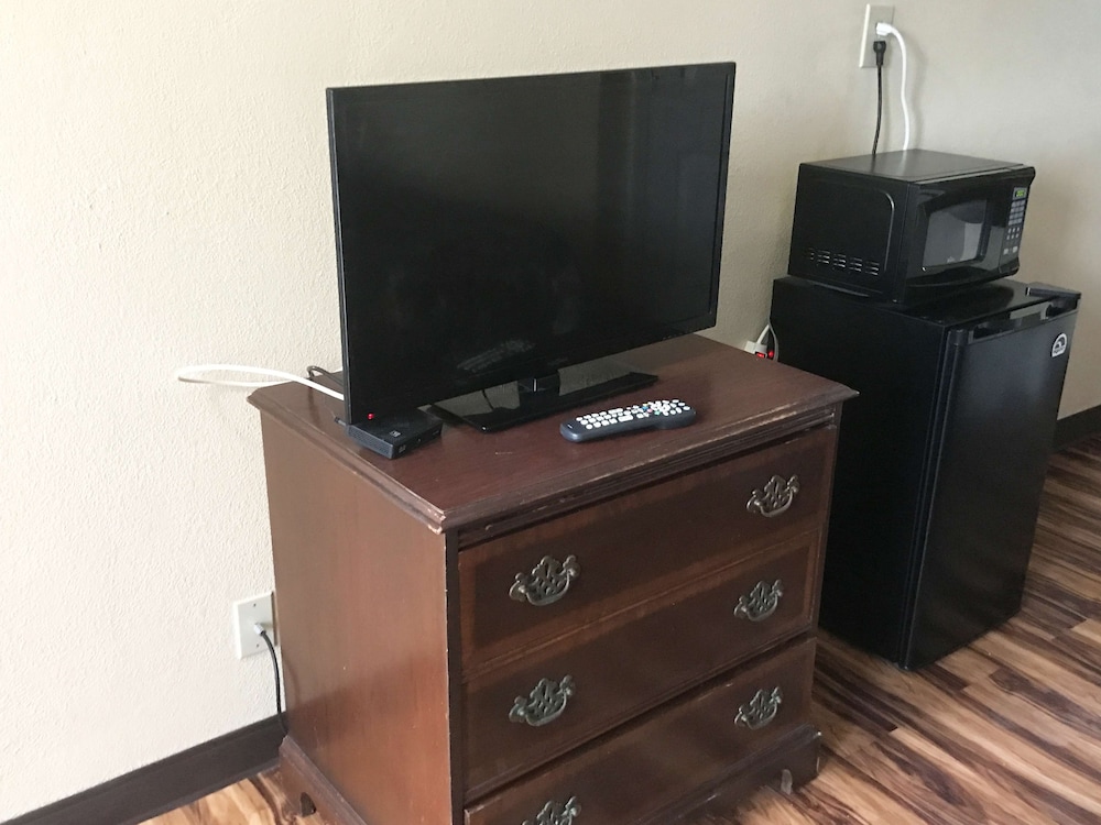 Super 8 by Wyndham Lumberton NC 13/15