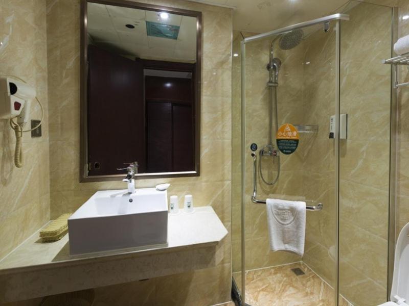 GreenTree Inn Jiangxi Yingtan Railway Station Square Business Hotel 58/58