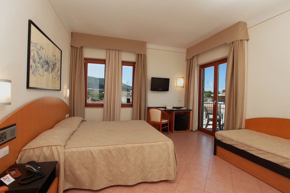 Caravel Hotel 26/62