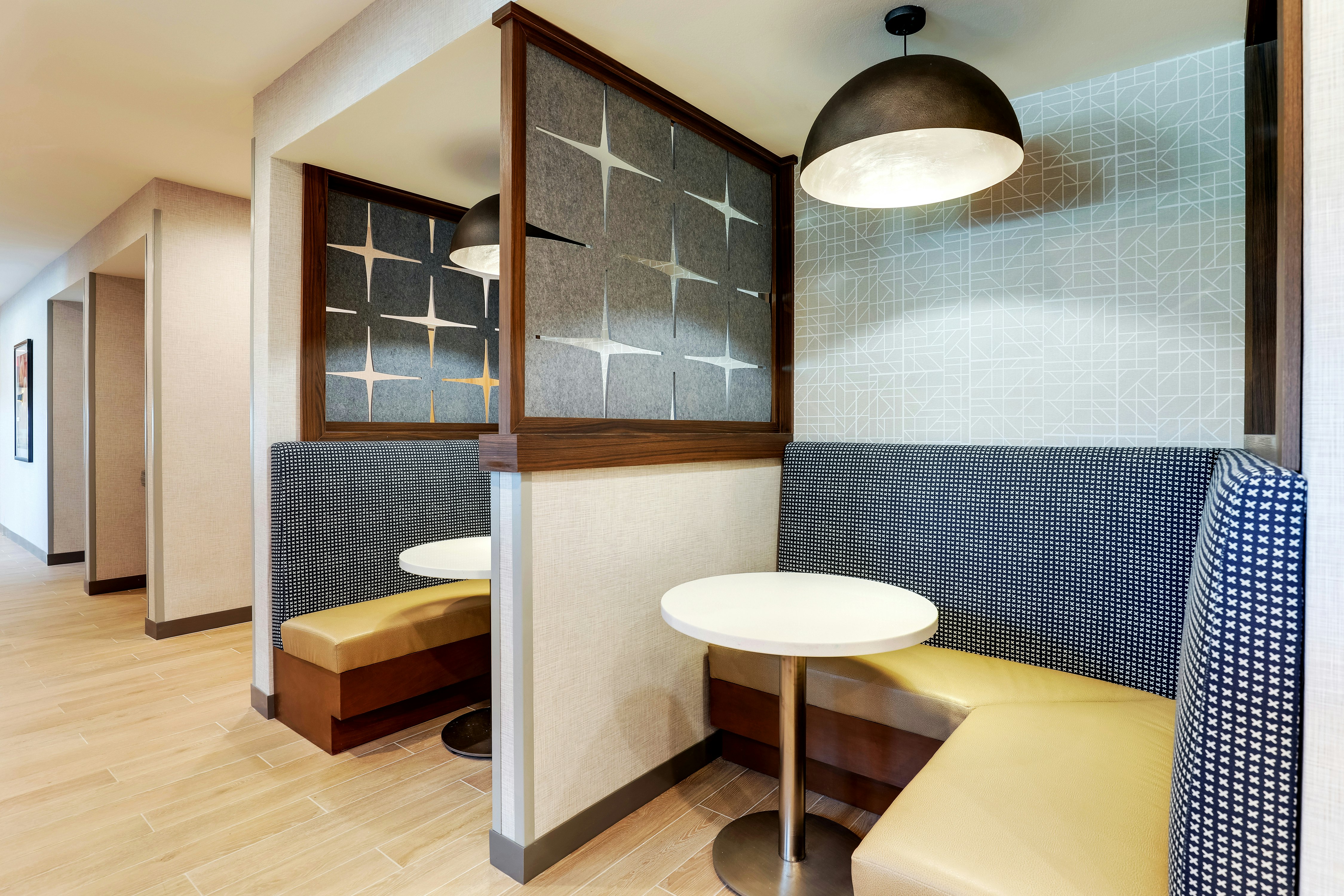 Hampton Inn & Suites Weatherford 25/26
