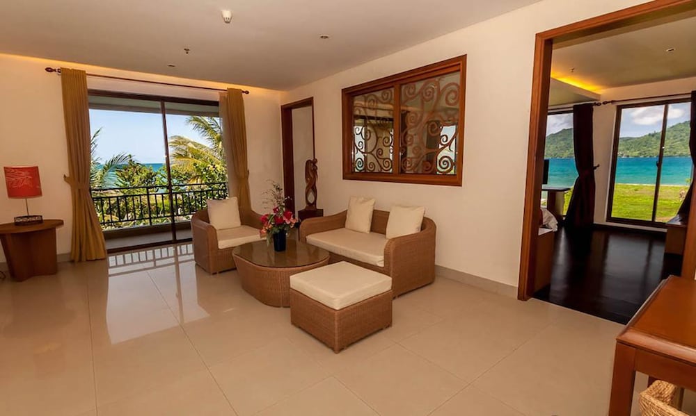 The Natsepa Resort Conference Center 28/44