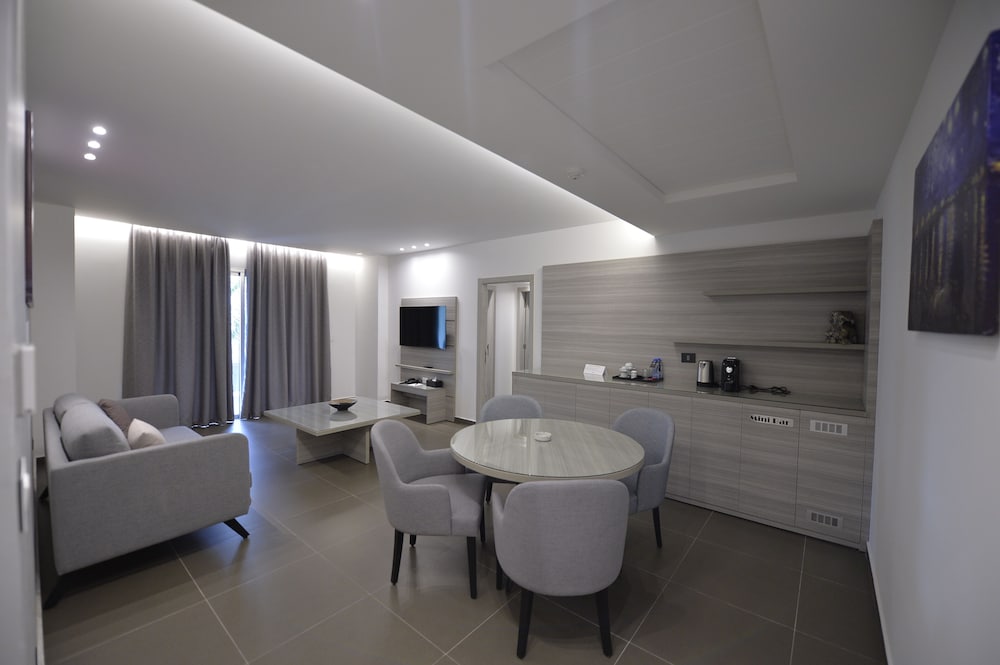 Zett Hotel Jounieh 27/43
