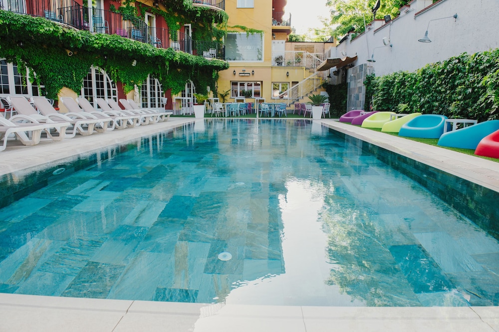 Hotel Los Angeles & Spa 46/50