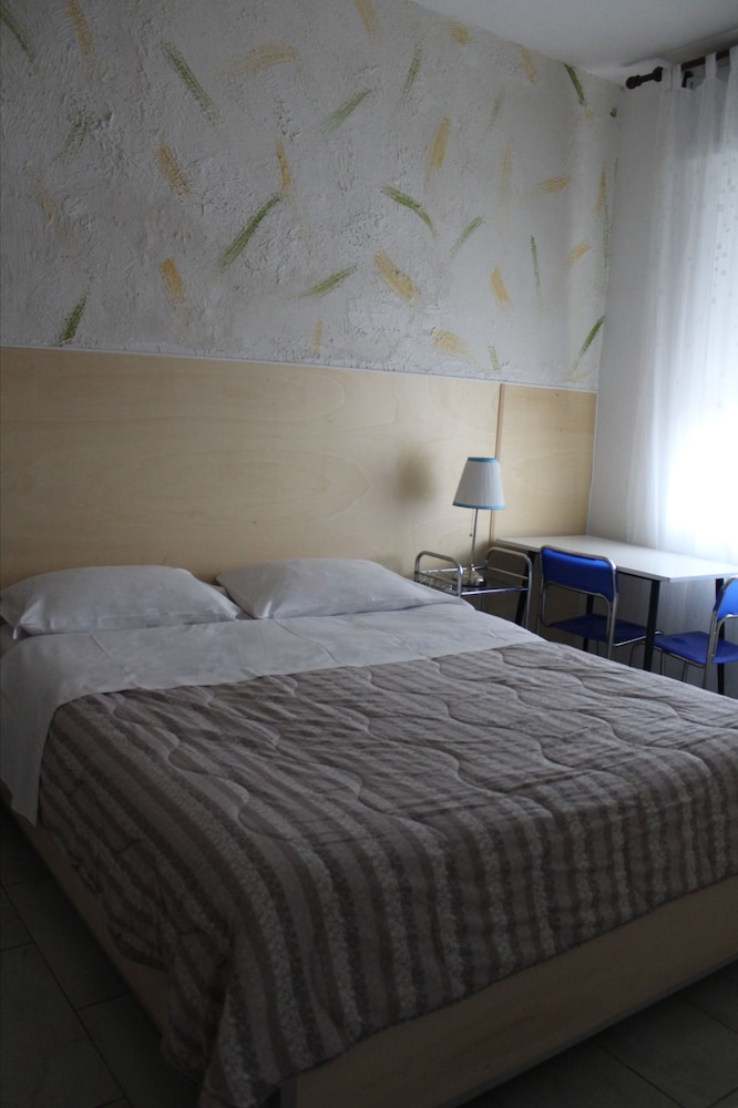 Albergo Moderno 3/33