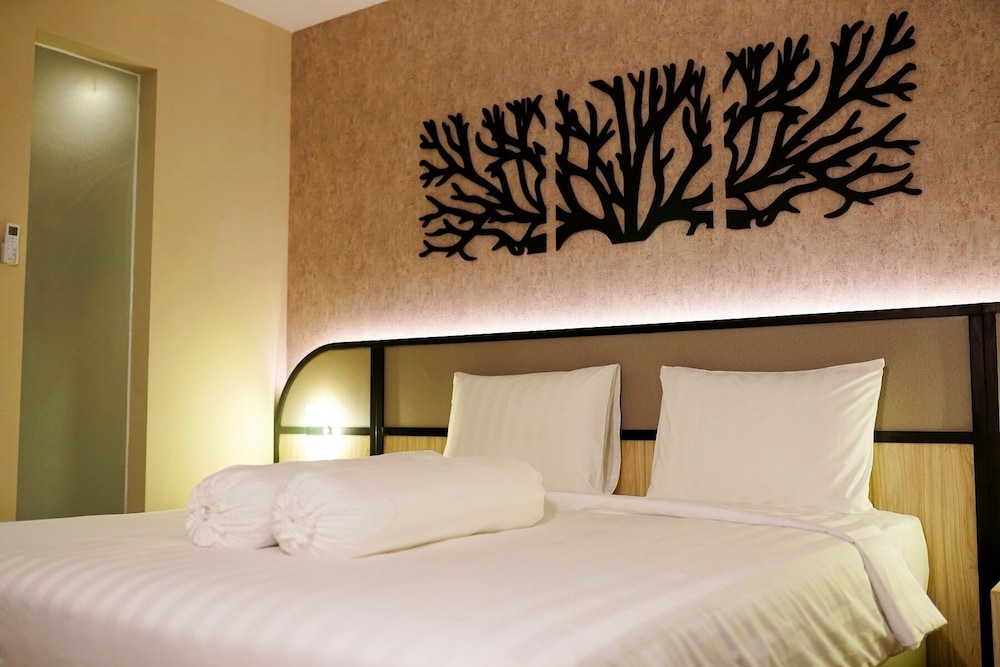 Front One Gosyen Hotel Salatiga 19/50