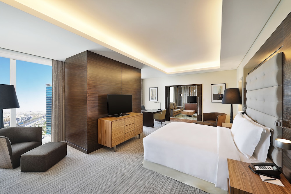 فندق هيلتون الرياض والشقق الفندقيه(Hilton Riyadh Hotel & Residences) 22/82