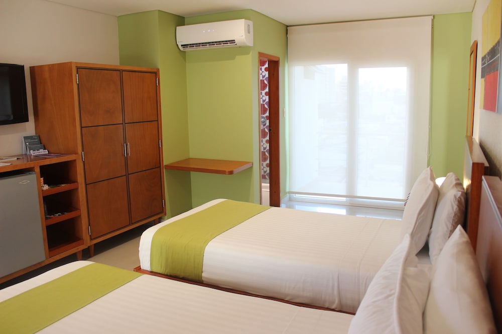 Hotel Atrium Plaza 20/65