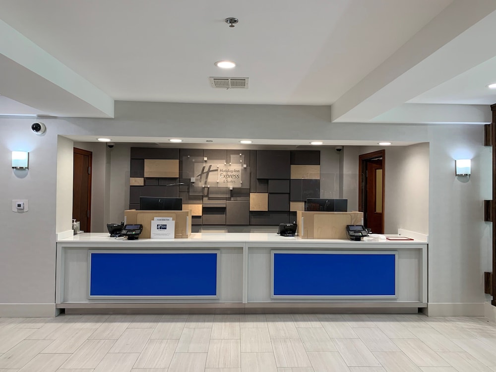 Holiday Inn Express Hotel And Suites Woodland Hills 10/52
