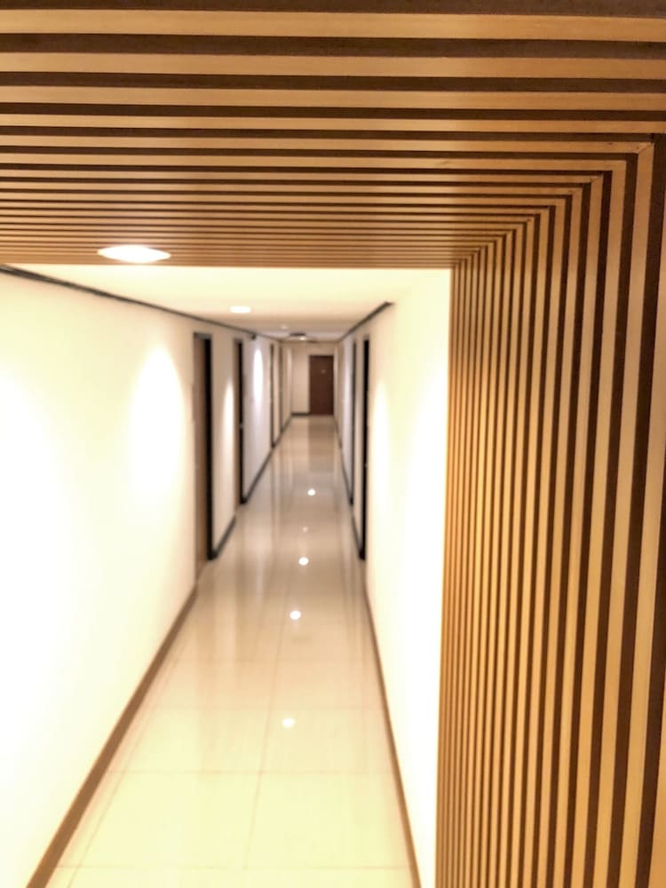 At Bangkok Hotel 33/50