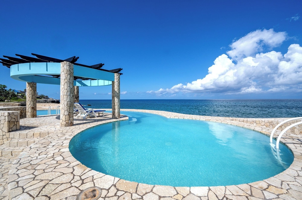Ocean Cliff Hotel Negril 63/69