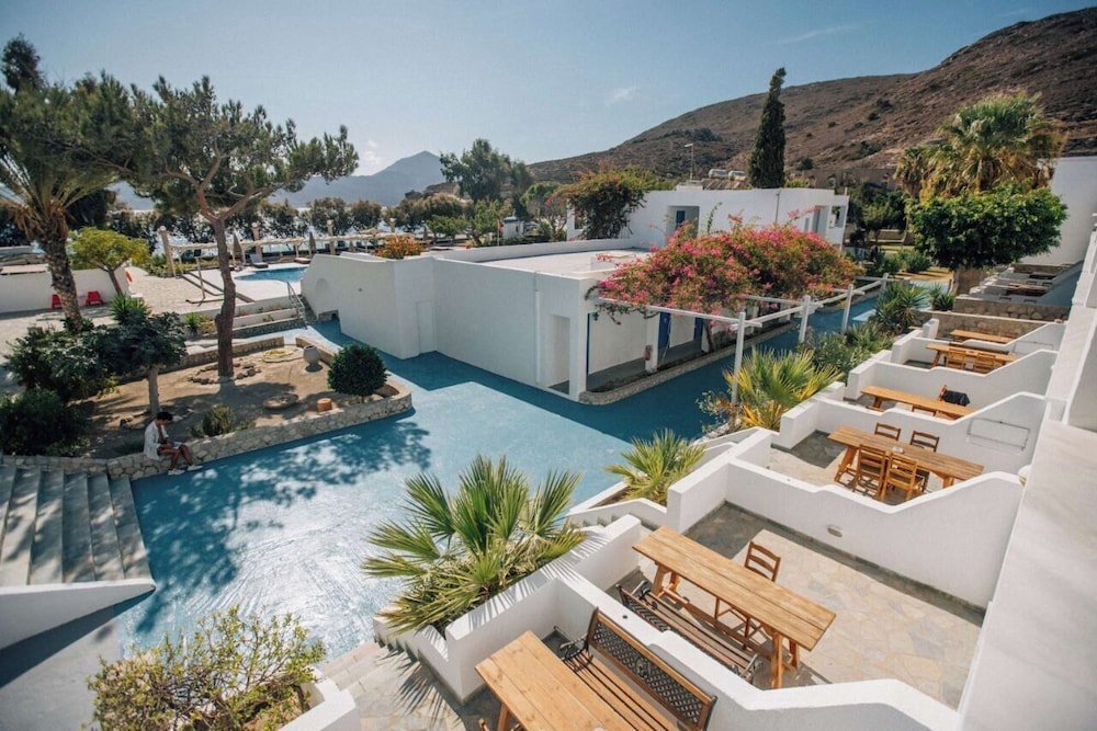 Lagada Beach Hotel 38/65