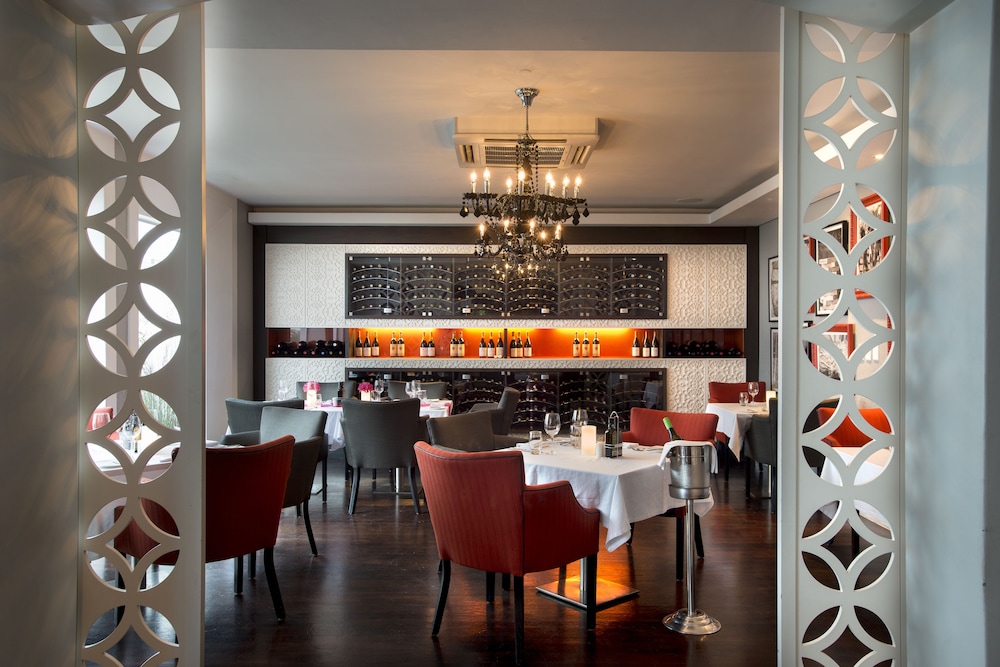 Fancourt Hotel 52/68