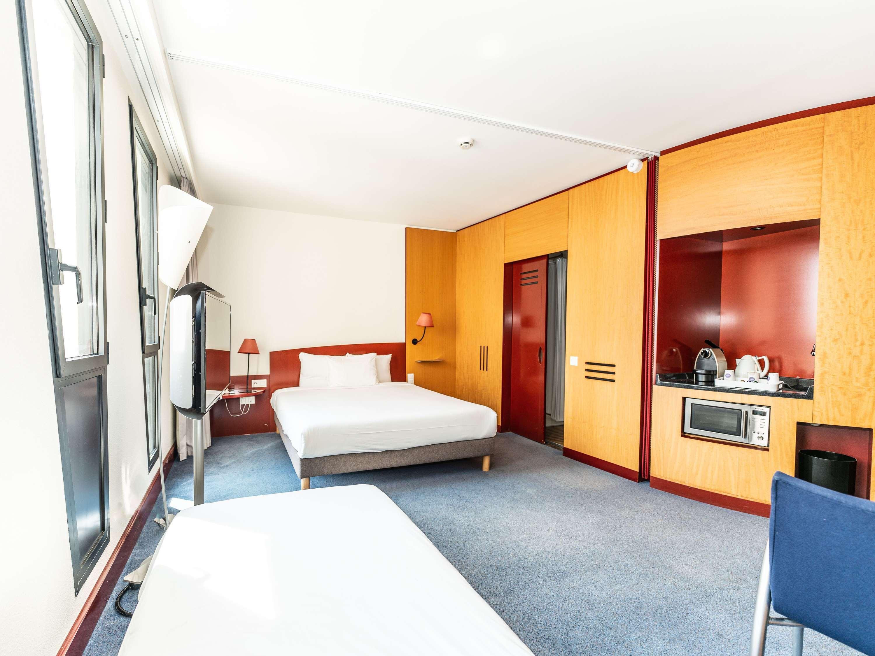 SUITE, SINGLE, DOUBLE BED