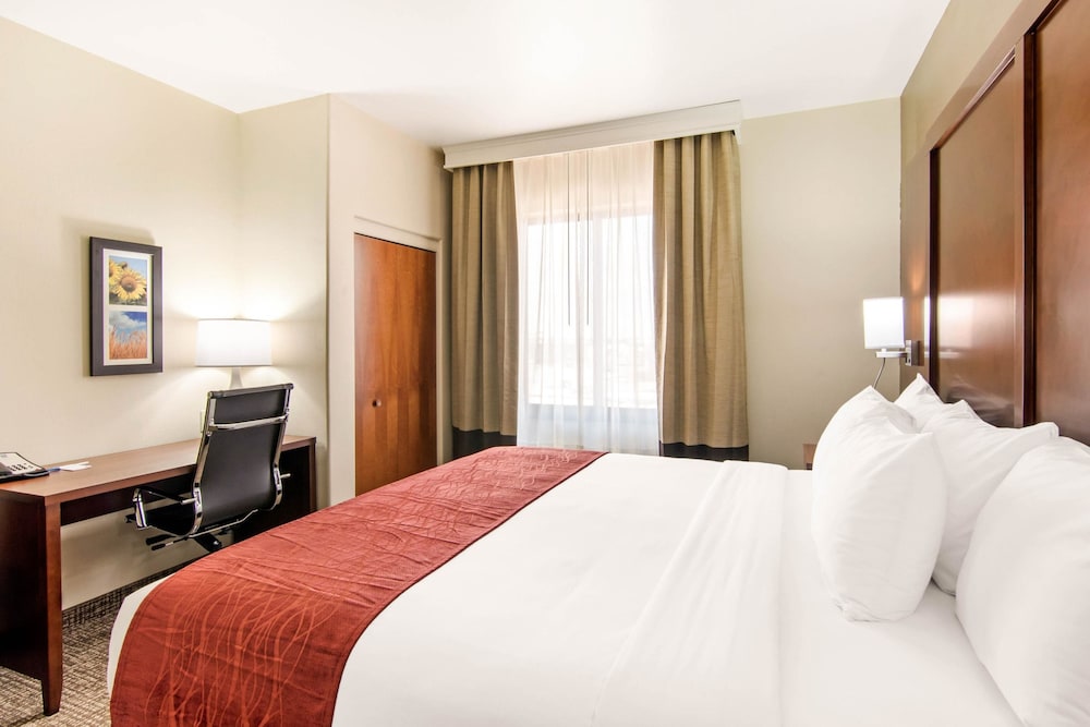 Comfort Inn and Suites Independence 11/40