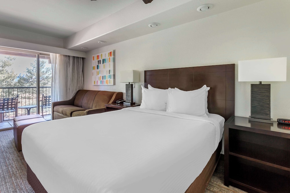 STUDIO, QUEEN BED