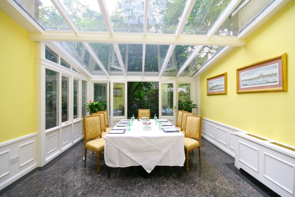 Grange Buckingham Hotel 37/58