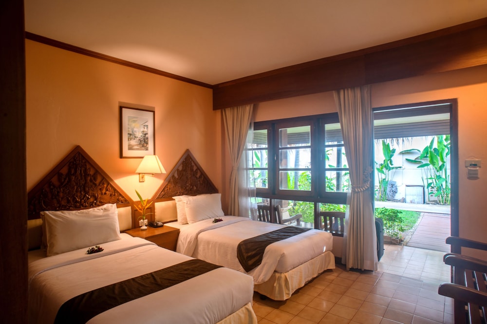 ALOHA RESORT 37/76
