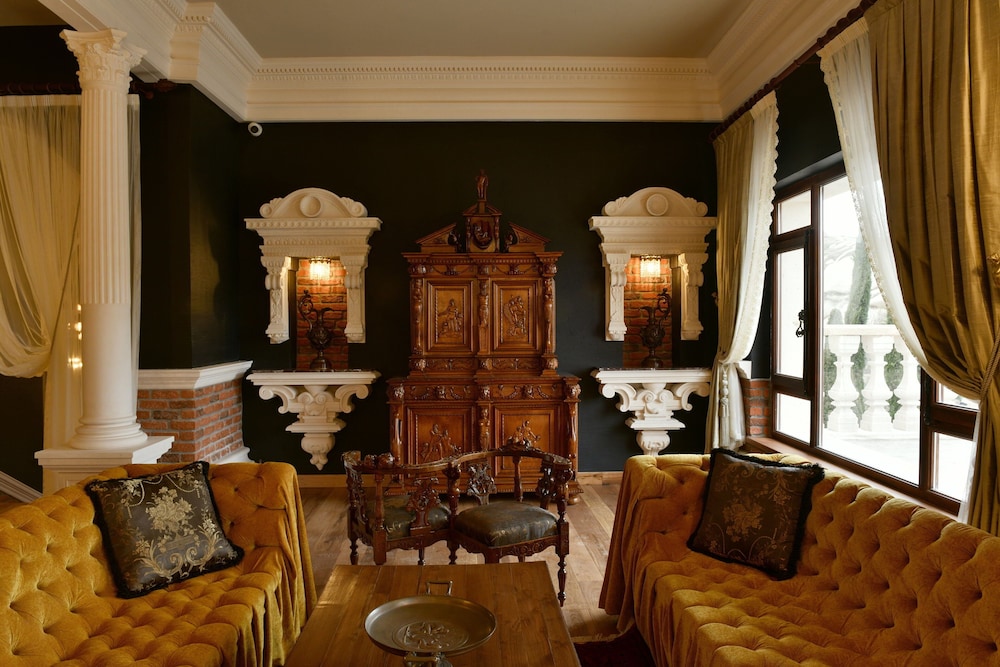 Sacred Mansion 44/58