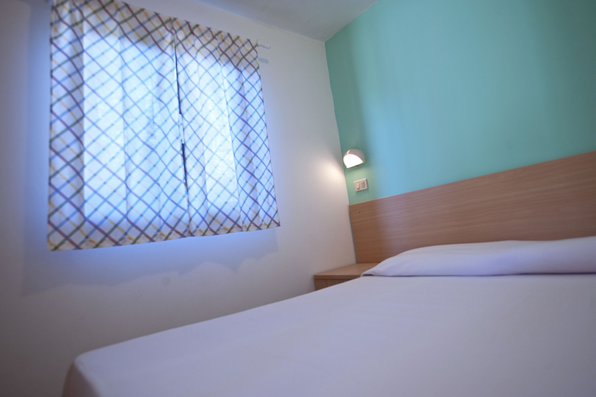 ECONOMY, BUNGALOW, FRENCH BED