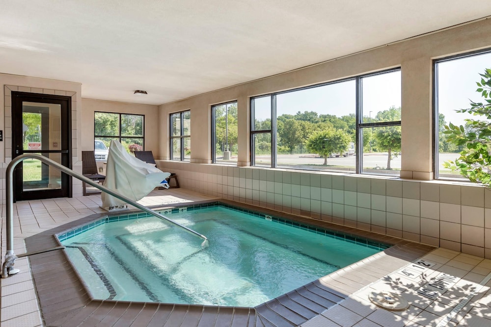 swimming pool spa