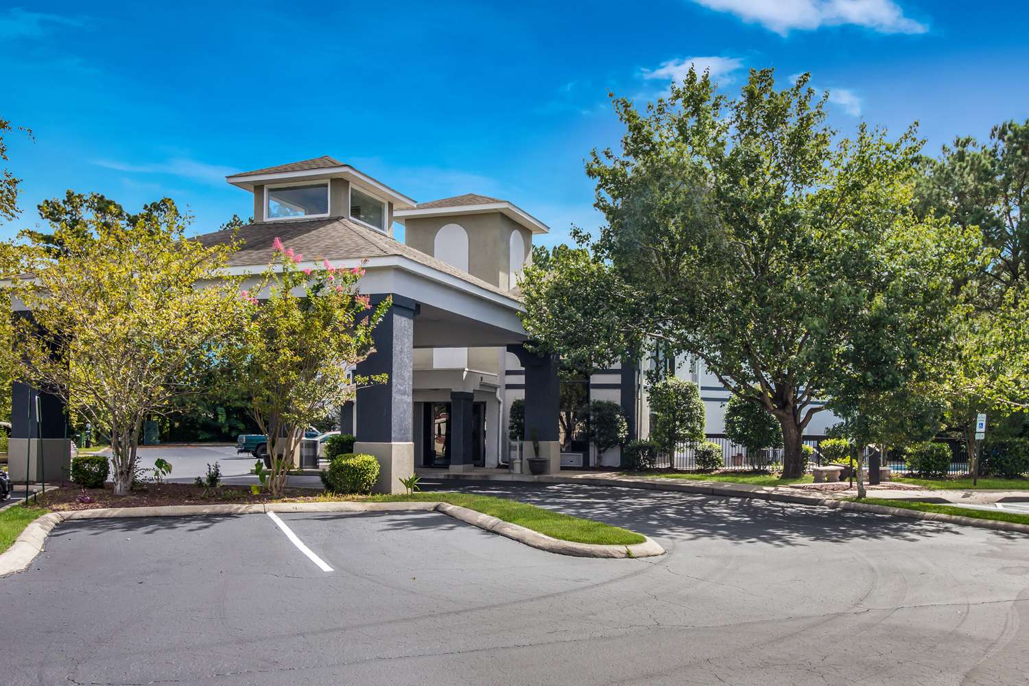 Quality Inn Near MCAS Cherry Point 24/26