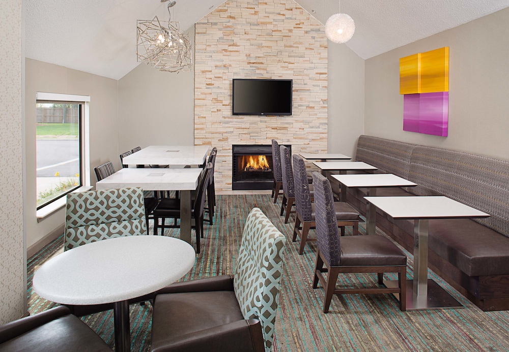 Residence Inn by Marriott Detroit Troy/Madison Heights 21/22