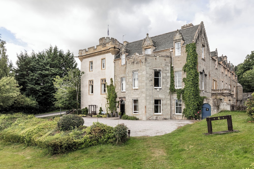 Tulloch Castle Hotel 62/67