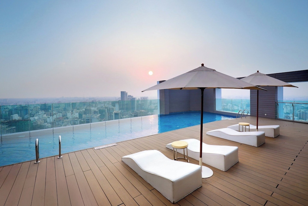Crowne Plaza Dhaka (Ex Doreen Hotel and Resorts) 33/57